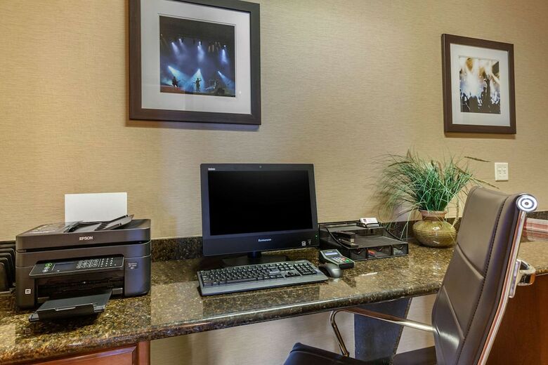 Hotel Comfort Suites Glendale - State Farm Stadium Area