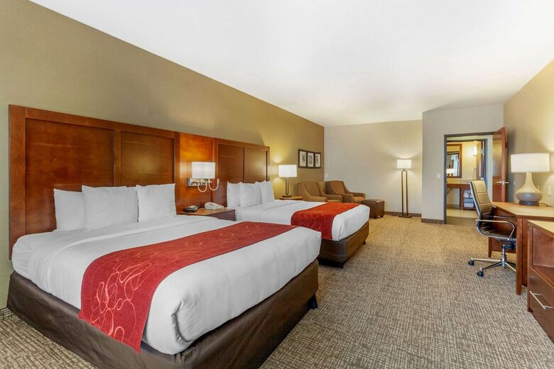 Hotel Comfort Suites Glendale - State Farm Stadium Area