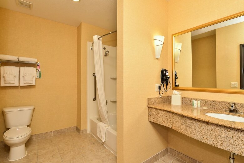 Hotel Comfort Suites Glendale - State Farm Stadium Area