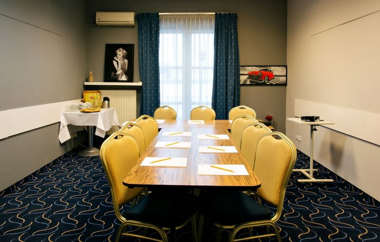Hotel Comfortbiznes Pruszkow
