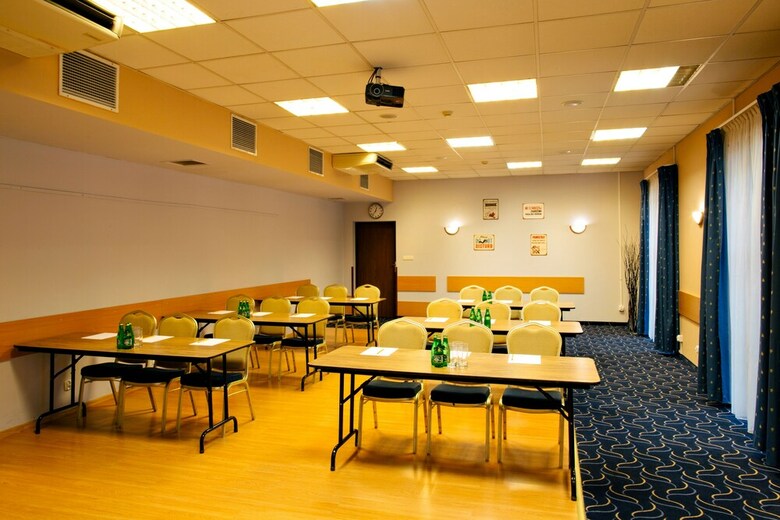 Hotel Comfortbiznes Pruszkow