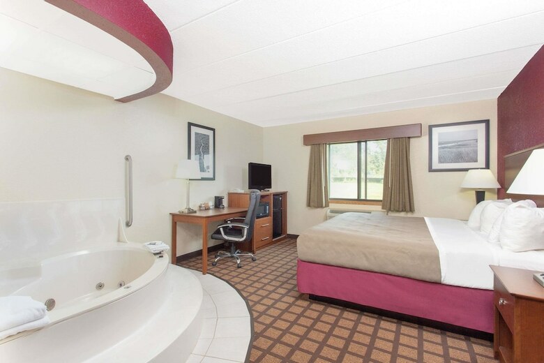Hotel Americinn By Wyndham Burlington