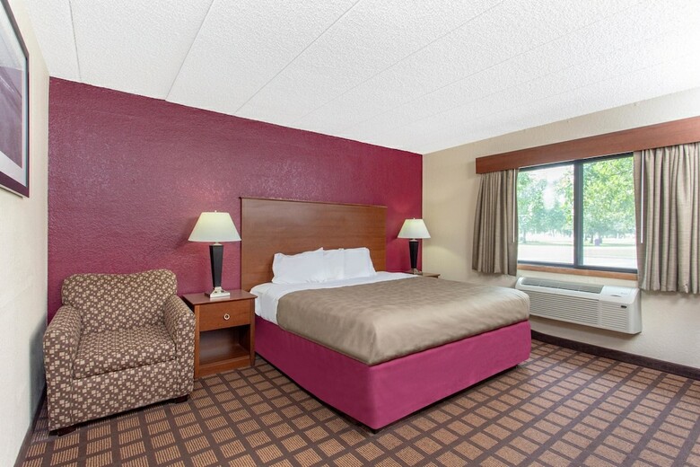 Hotel Americinn By Wyndham Burlington