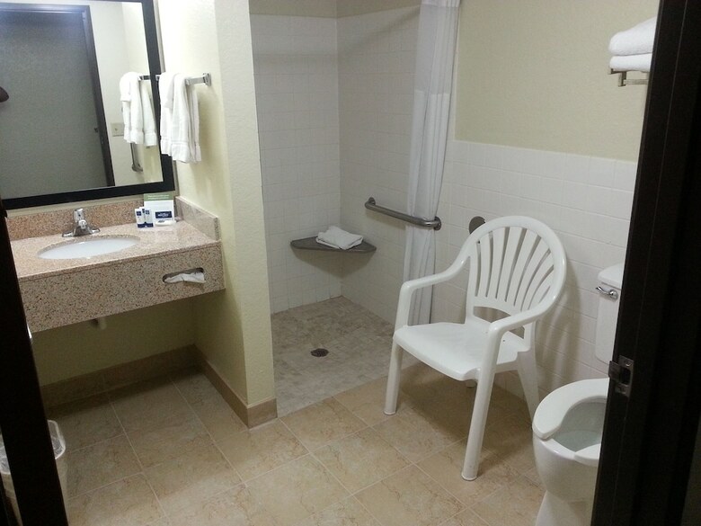 Hotel Americinn By Wyndham Burlington