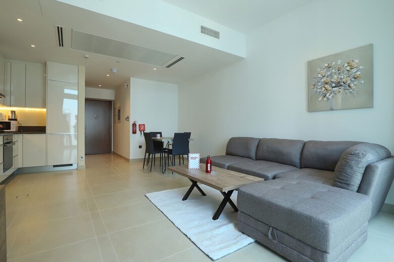 Apartamento Oyo Home 258 1bhk Marina Gate 2