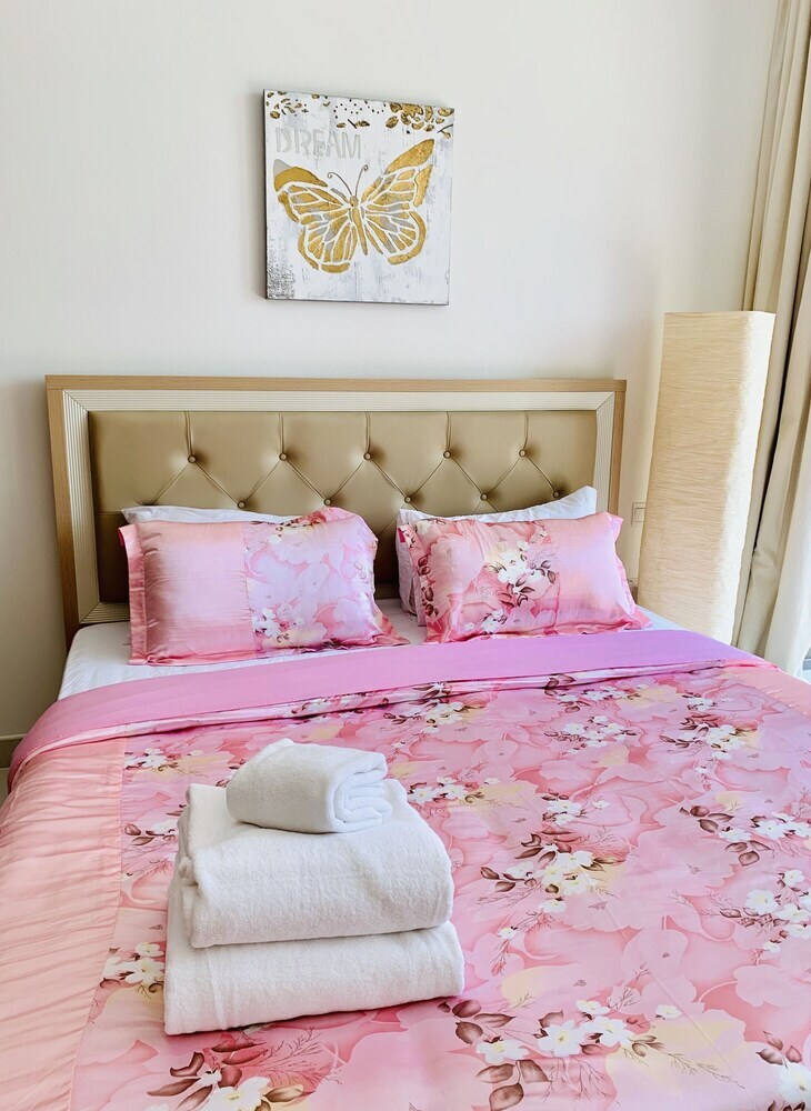 Apartamento City Nights- 1b Blvd Crescent Tower 1