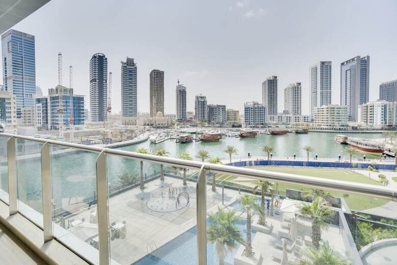 Apartamento Modern En-suite Flat W/ Dubai Marina View!