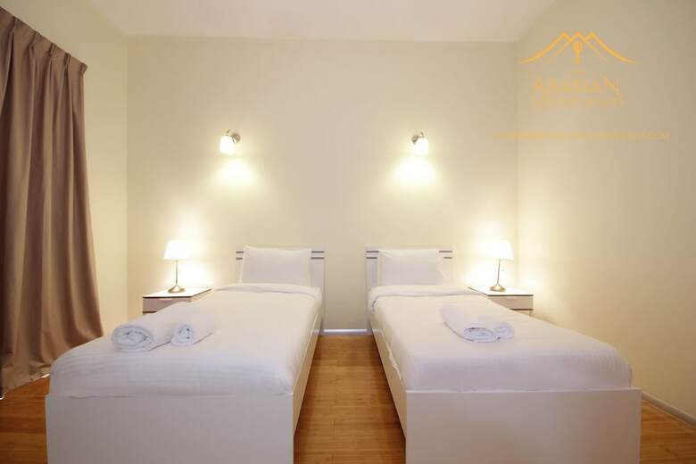 New Arabian Holiday Homes Jvc Villa