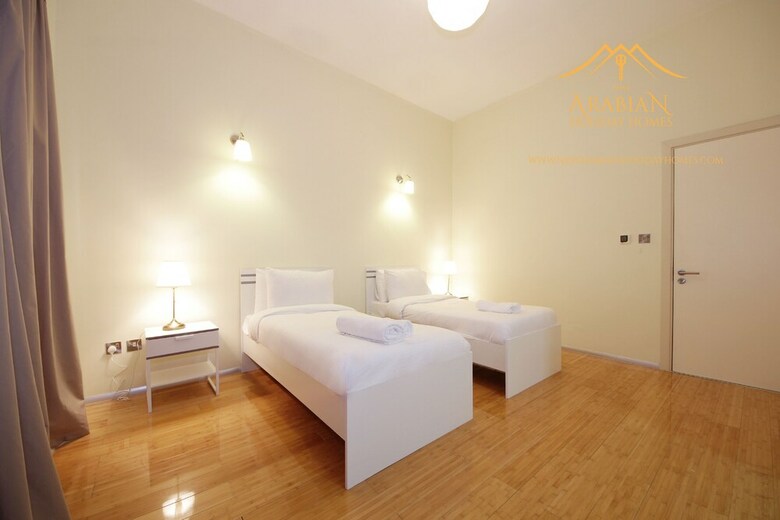 New Arabian Holiday Homes Jvc Villa