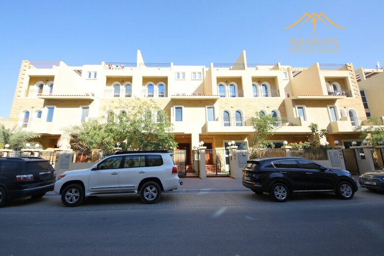 New Arabian Holiday Homes Jvc Villa
