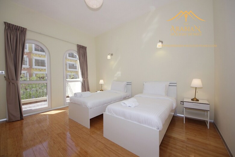New Arabian Holiday Homes Jvc Villa