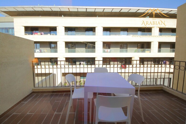 New Arabian Holiday Homes Jvc Villa