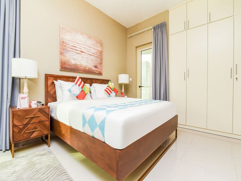 Apartamento Oyo 242 Home Marina Suites 2 Br