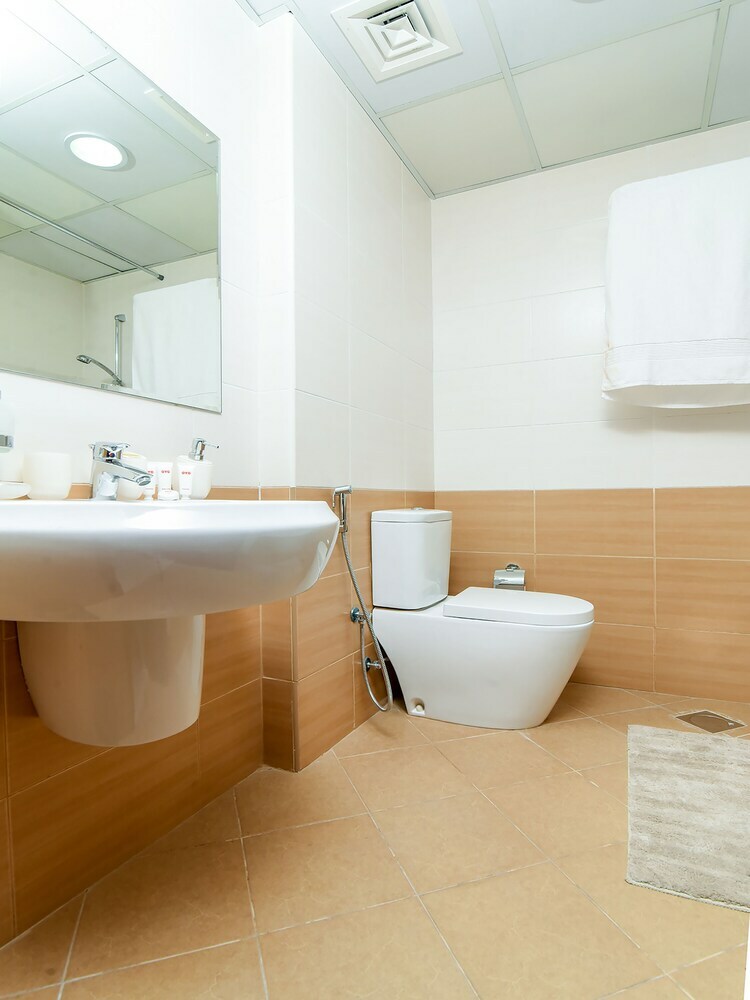 Apartamento Oyo 242 Home Marina Suites 2 Br