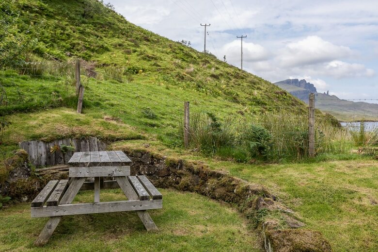 Storr Apartments