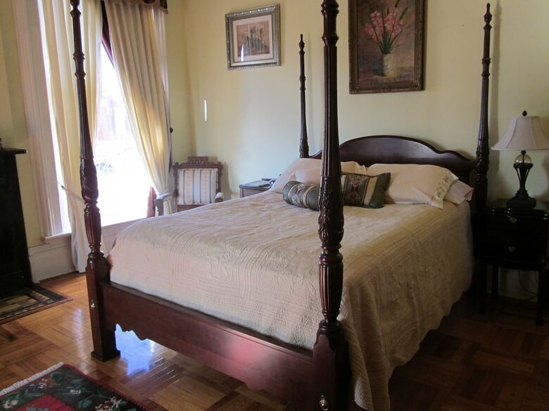 Bed & Breakfast Baer House Inn