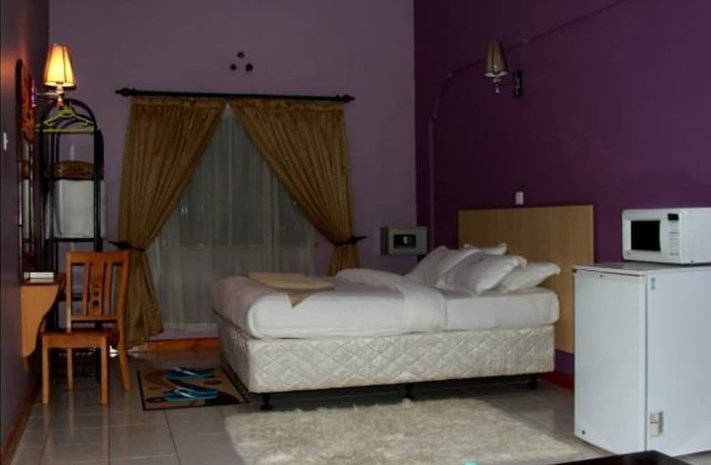 Hotel Mpeta House