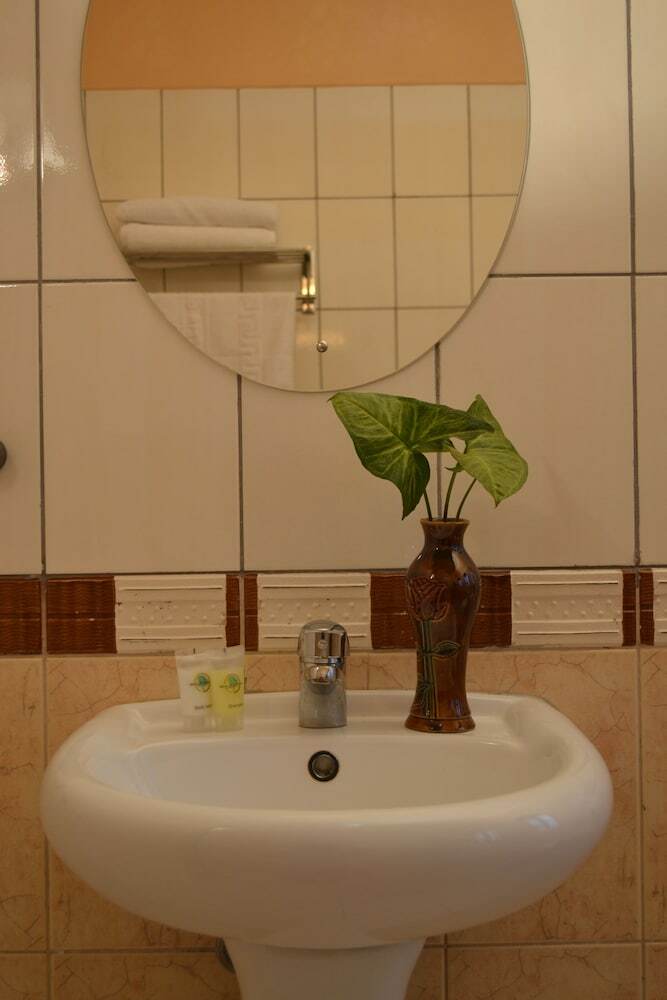 Hotel Mpeta House
