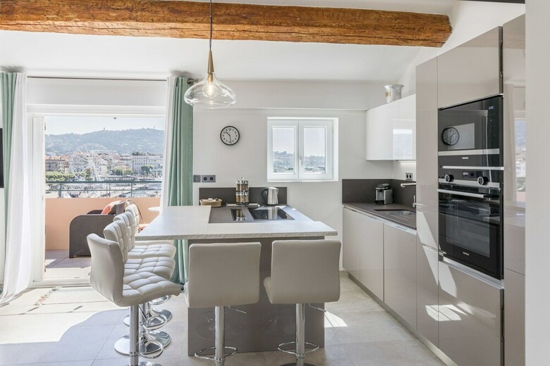 Apartamento Quai St Pierre ? Superbe 3 Pi�ces Duplex Etage �lev�