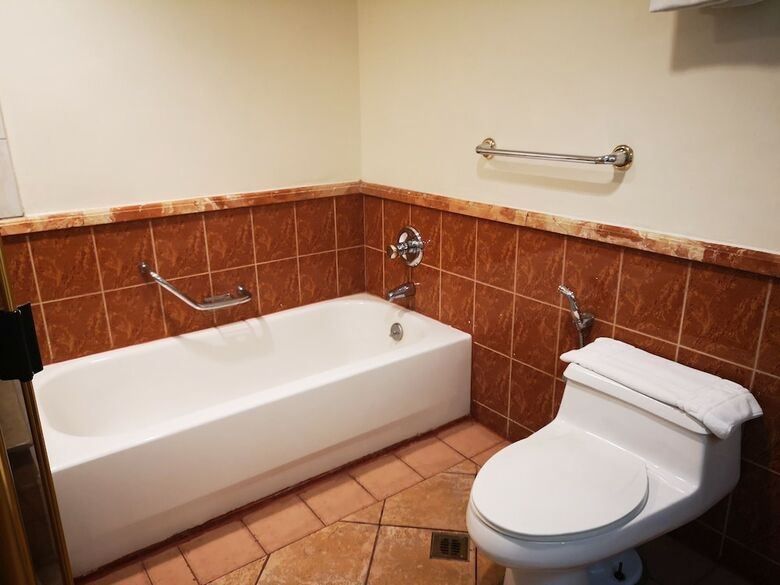 Hotel Infinity Tower Suites