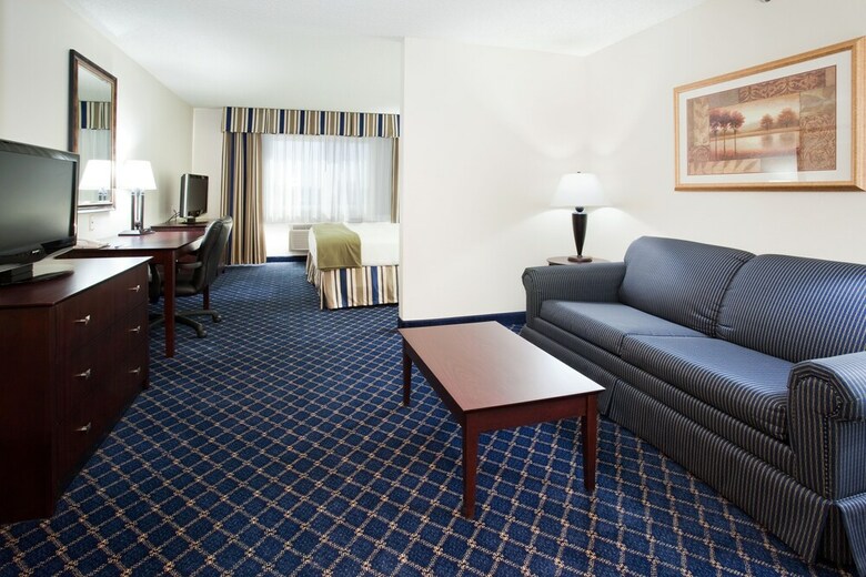 Holiday Inn Express Hotel & Suites Torrington
