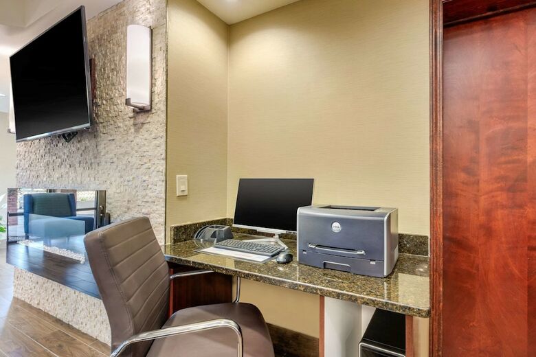 Hotel Comfort Inn Lenoir City