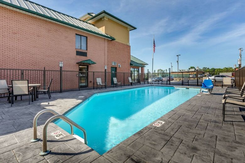 Hotel Comfort Inn Lenoir City