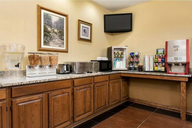 Hotel Baymont By Wyndham Indianapolis Northwest