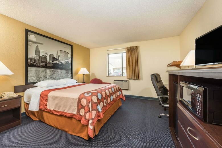 Hotel Super 8 By Wyndham Franklin/middletown Area