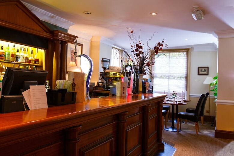 Kingston Lodge Hotel