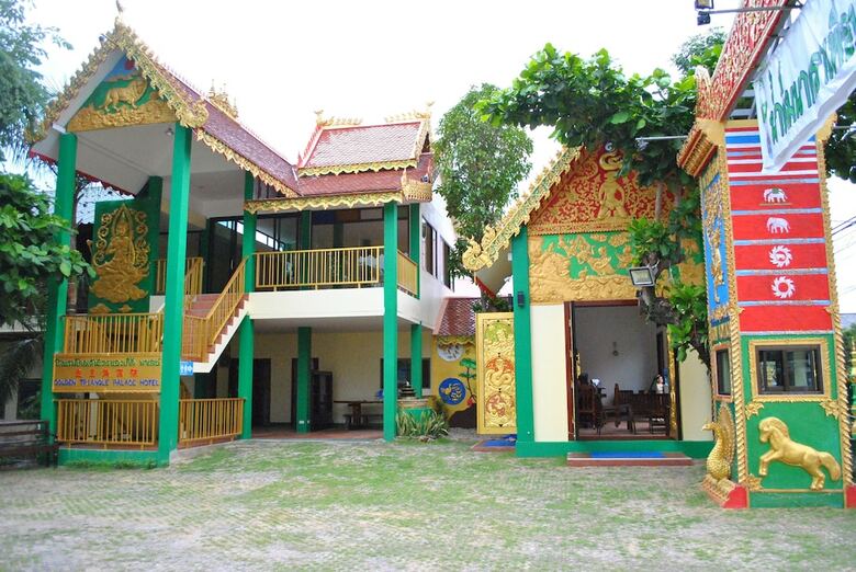 Hotel Golden Triangle Palace