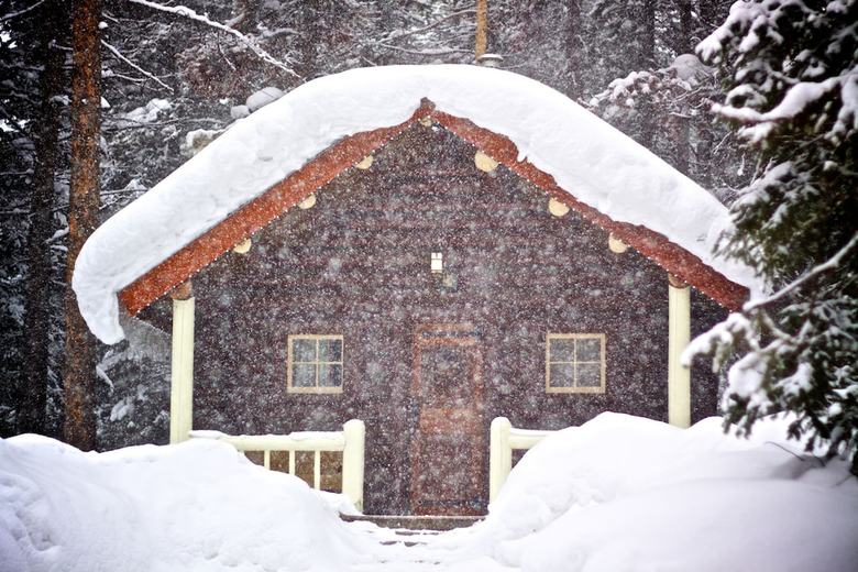 Storm Mountain Lodge Cabins & Dining