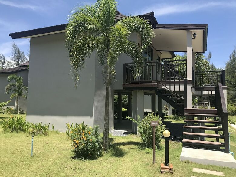Hotel The Hip Resort @ Khao Lak