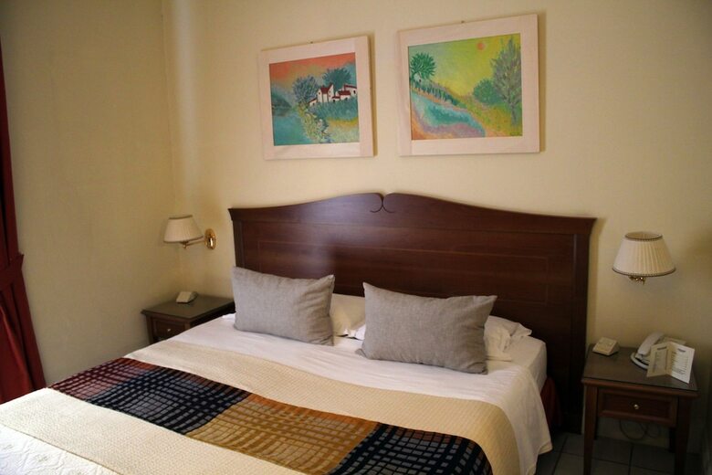 Akropolis Hotel