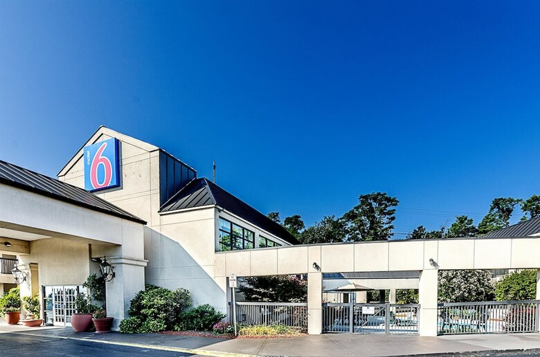 Motel 6 Roanoke Va