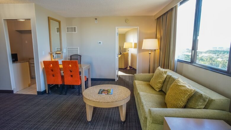 Hotel Embassy Suites By Hilton Tampa Airport Westshore