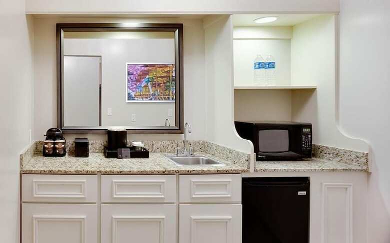 Hotel Embassy Suites By Hilton Tampa Airport Westshore