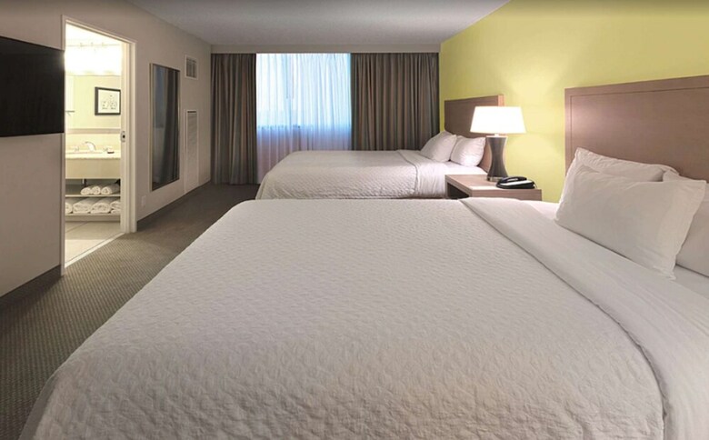 Hotel Embassy Suites By Hilton Tampa Airport Westshore