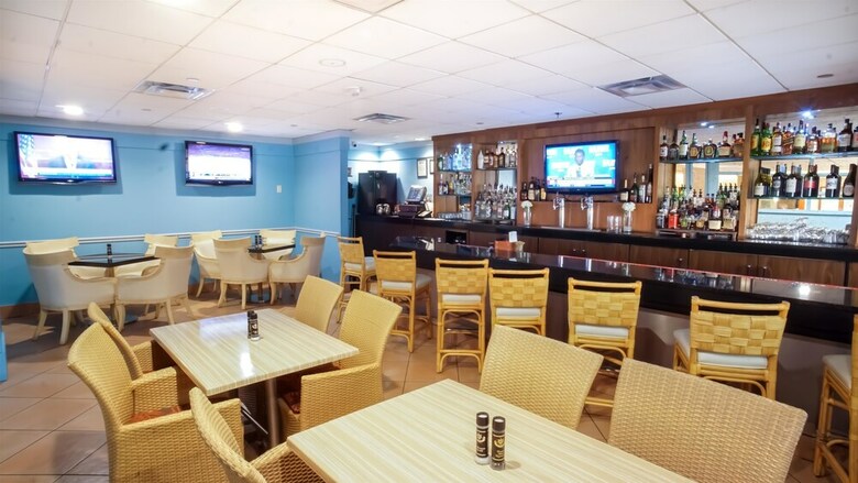 Hotel Embassy Suites By Hilton Tampa Airport Westshore