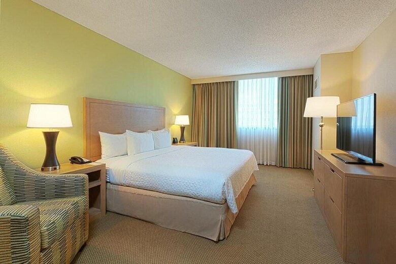 Hotel Embassy Suites By Hilton Tampa Airport Westshore