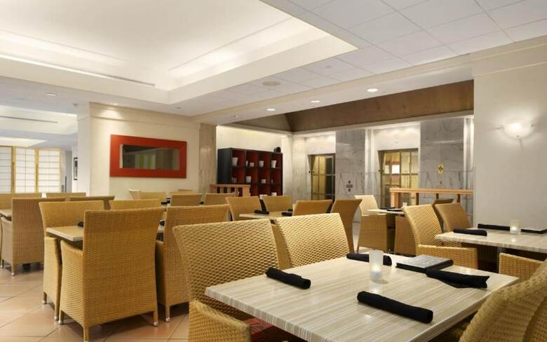 Hotel Embassy Suites By Hilton Tampa Airport Westshore