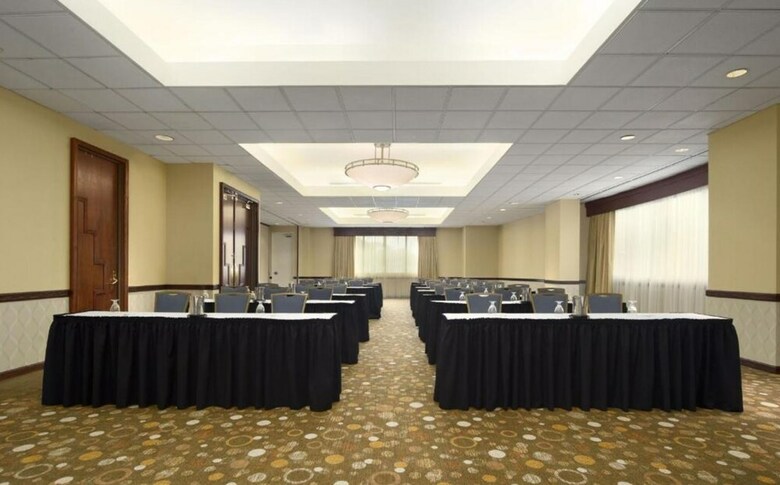Hotel Embassy Suites By Hilton Tampa Airport Westshore