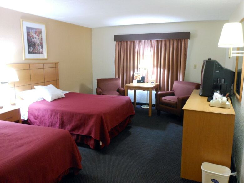 Hotel Americas Best Value Inn & Suites St. Cloud