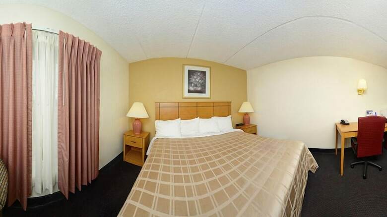 Hotel Americas Best Value Inn & Suites St. Cloud