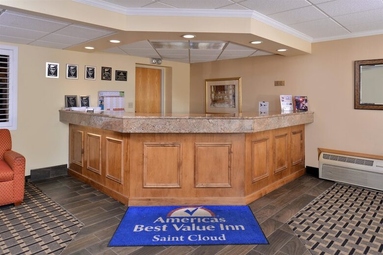 Hotel Americas Best Value Inn & Suites St. Cloud