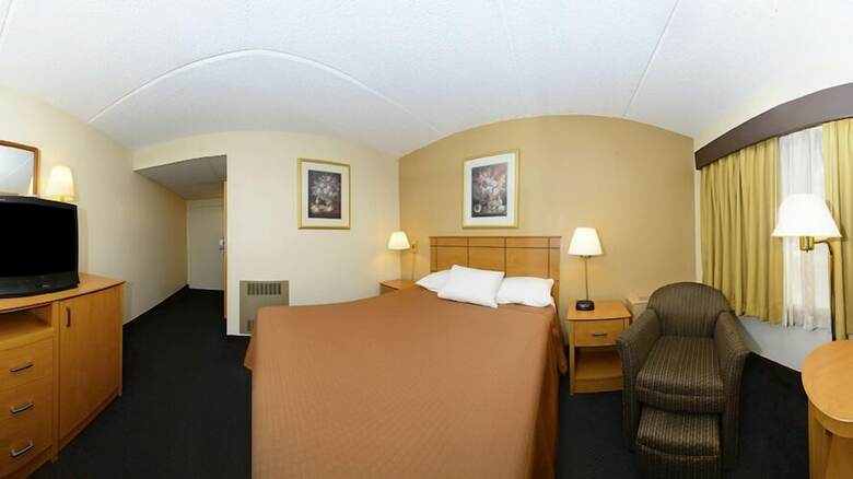 Hotel Americas Best Value Inn & Suites St. Cloud