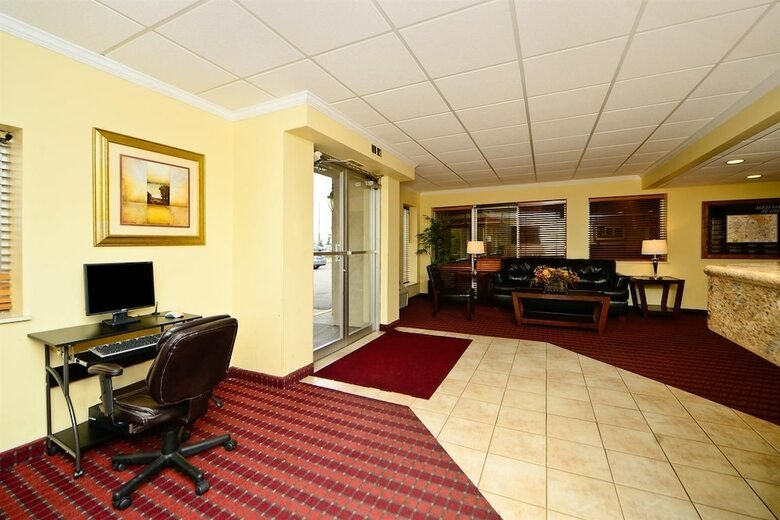 Hotel Americas Best Value Inn & Suites St. Cloud