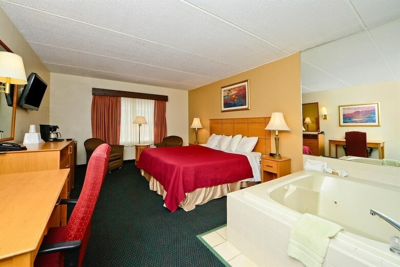 Hotel Americas Best Value Inn & Suites St. Cloud