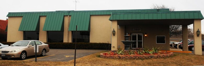 Hotel Americas Best Value Inn & Suites St. Cloud