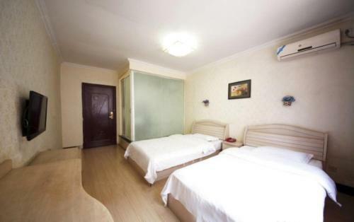 Yuhang Business Hotel